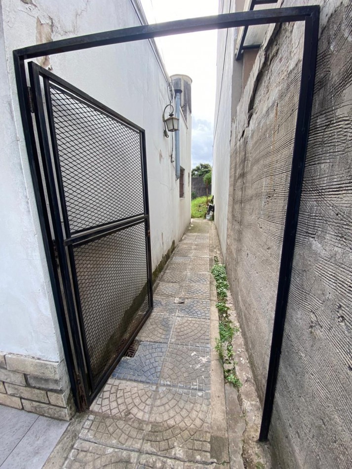 Casa 3 amb. en Ramos Mejia. Lote Propio! Oportunidad
