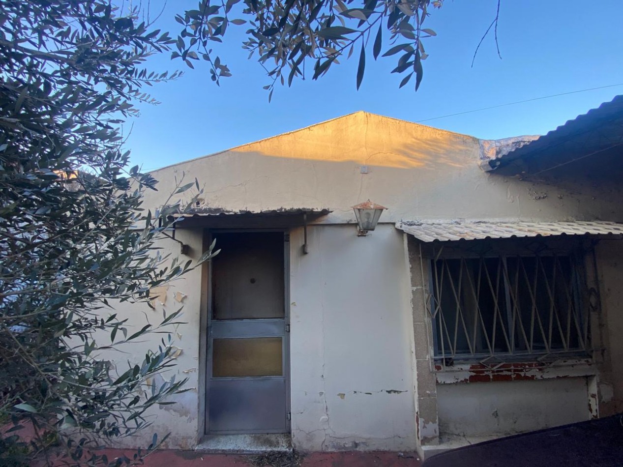 Venta Casa a demoler o refaccionar! Lomas Del Mirador
