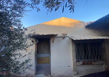 Venta Casa a demoler o refaccionar! Lomas Del Mirador