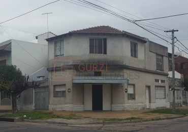 VENTA EN ESQUINA IDEAL INVERSOR